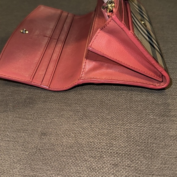 BURBERRY HAYMARKET PENROSE CONTINENTAL WALLET - Picture 7 of 8